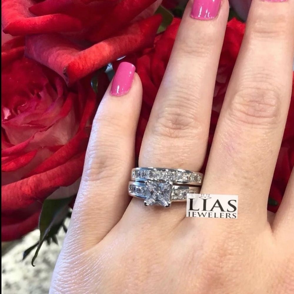 New 18k white gold wedding ring set